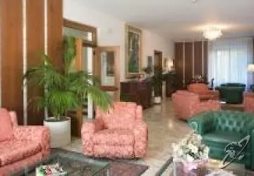 Roma Hotel 3*