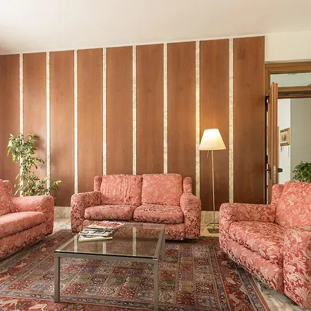 Otel Roma 3*