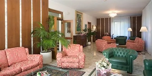 Hotel Roma 3*