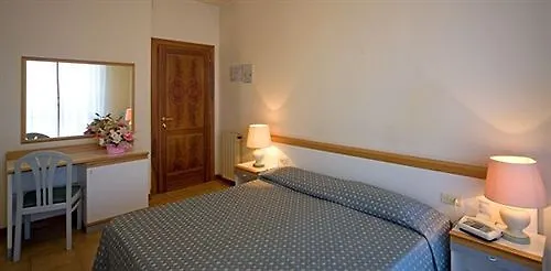 Hotel Roma 3*